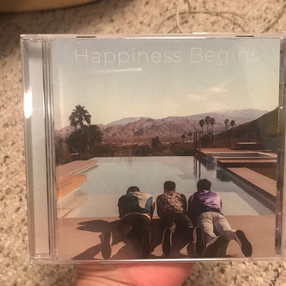 LIMITED EDITION JONAS BROTHERS HAPPINESS BEGINS - Picture 2 of 3